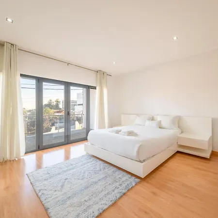 Daire Guestready - Charming Family Retreat With Pool Almada