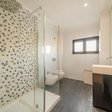 Daire Guestready - Charming Family Retreat With Pool Almada
