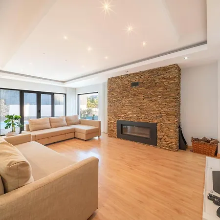 Guestready - Charming Family Retreat With Pool