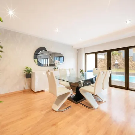 Guestready - Charming Family Retreat With Pool Daire