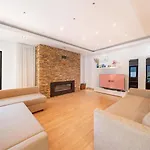 Guestready - Charming Family Retreat With Pool