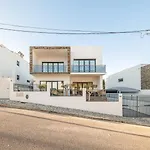 Guestready - Charming Family Retreat With Pool Apartmán Almada