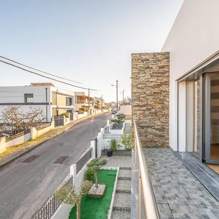 Guestready - Charming Family Retreat With Pool Lägenhet Almada