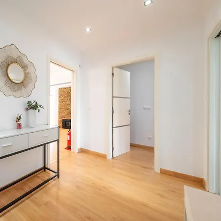 Lägenhet Guestready - Charming Family Retreat With Pool *