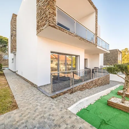 Guestready - Charming Family Retreat With Pool Lägenhet *