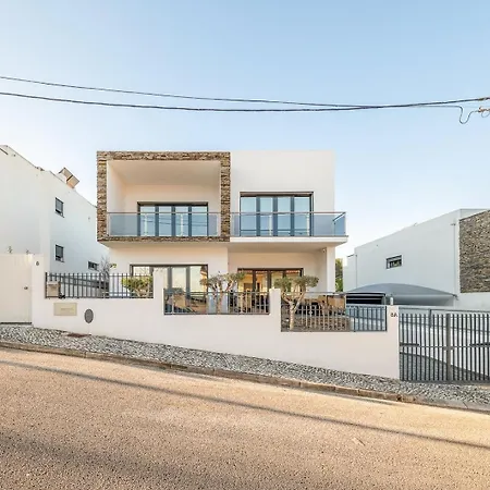 Guestready - Charming Family Retreat With Pool Lägenhet Almada